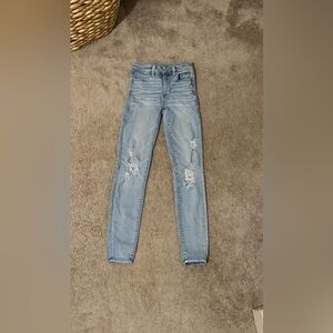 light washed american eagle jeans